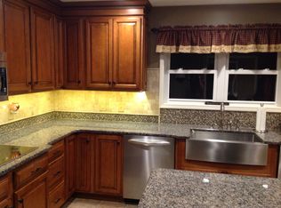 132 Glascow Ct, Bluefield, WV 24701