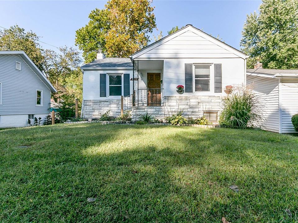 1st image of 2423 Leslie Ave
