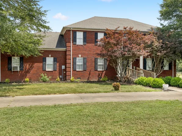 33 Bishop Rd, Lawrenceburg, TN 38464