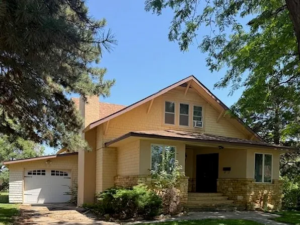 608 E 4th St, Kinsley, KS 67547