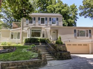 32 S Hazel Dell Ln, Springfield, IL 62712