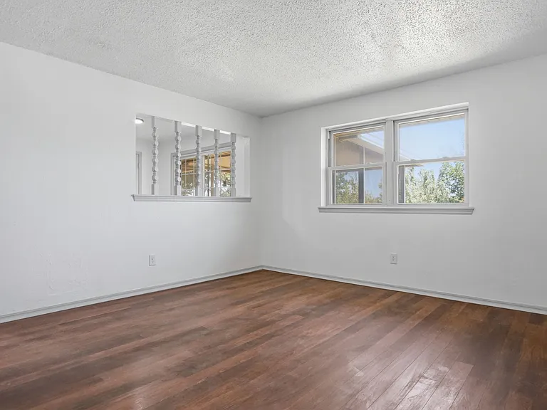 5404 S Huddleston Dr — Photo 12