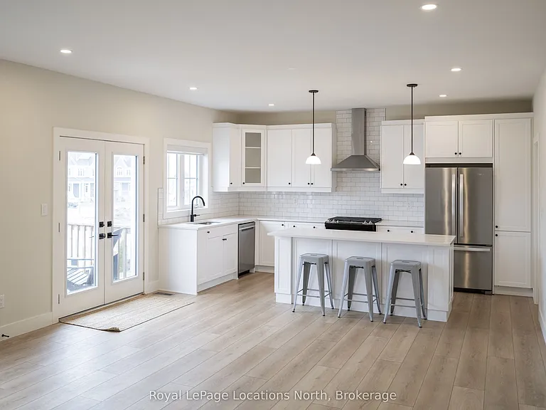 142 Black Willow Cres — Photo 1