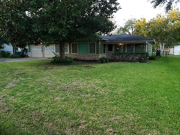 3rd image of 2804 N Houston Dr