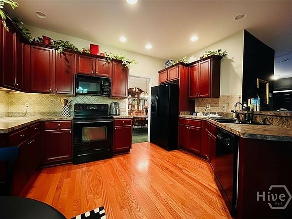2nd image of 933 Vinings Drive