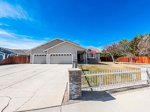 5th image of 157 Cecilia Ct