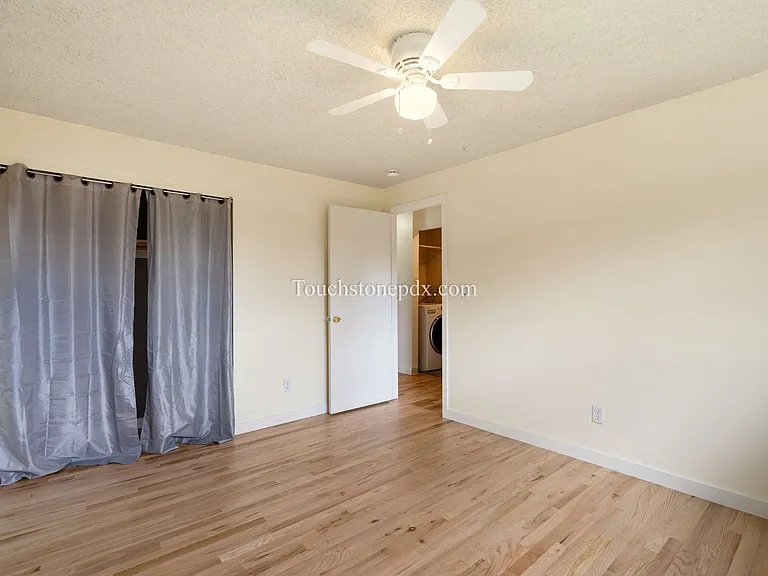 6718 SE Center St — Photo 21