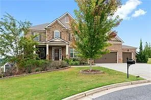 5 bed, 4.0 bath, 3931 sqft, $4,700 — Photo 2