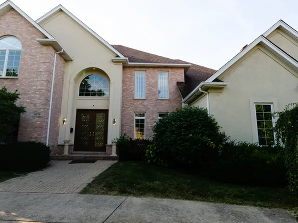 6919 Fieldstone Dr, Burr Ridge, IL 60527