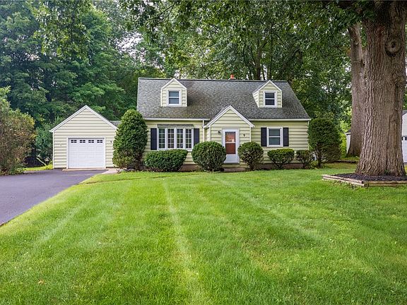 3rd image of 9 Brewster Ln