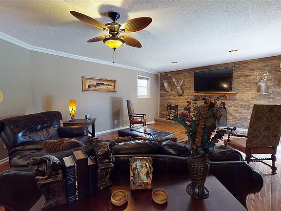 3rd image of 119 Dogwood Ln