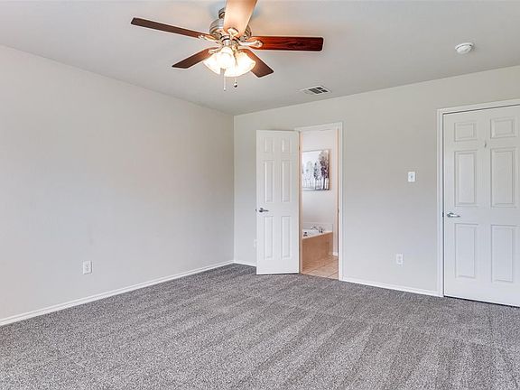 5th image of 2600 Spencer Cir #2600