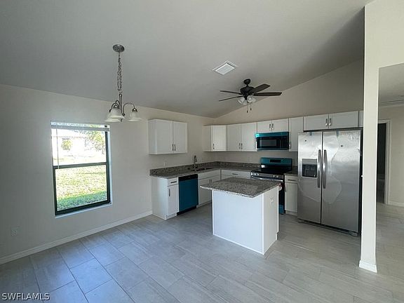2nd image of 1109 NE 10th St