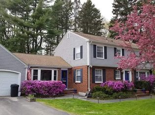 216 Falmouth Rd, Falmouth, ME 04105