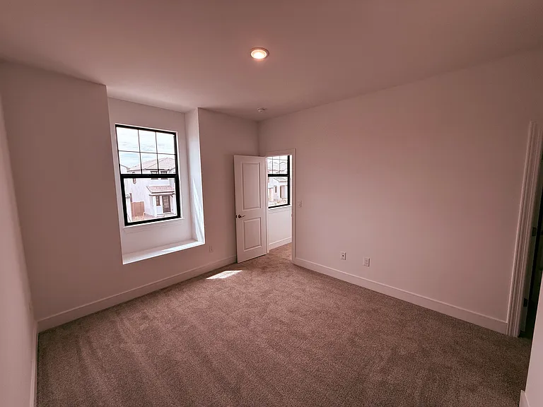 2390 W Los Arboles Pl — Photo 30