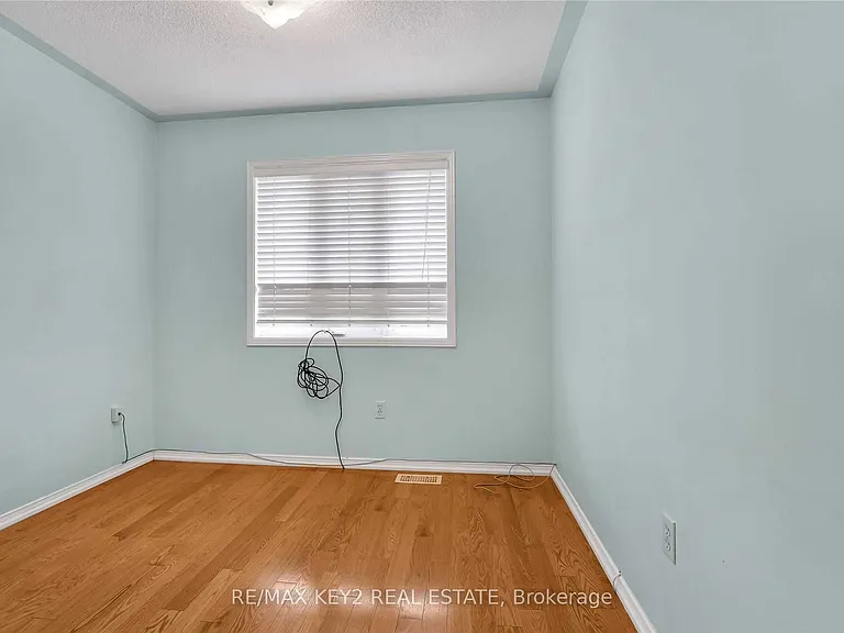 633 Caboto Trl — Photo 26