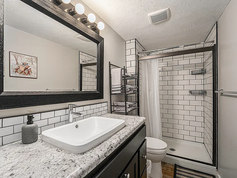 149 Valley Ave NW #2 — Photo 2