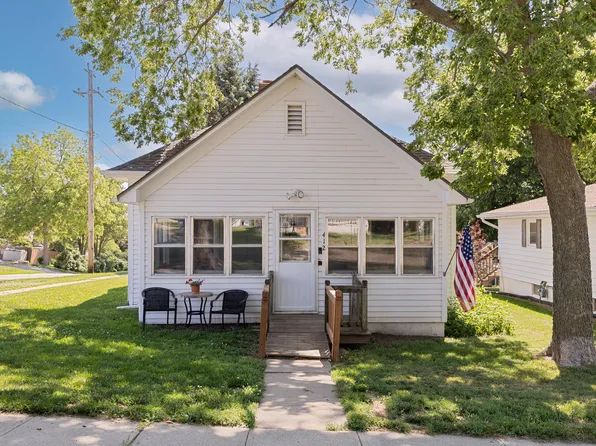 412 Park St, Minden, IA 51553