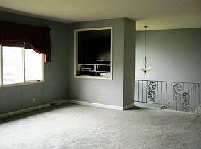 3rd image of 180 Coralwood Dr