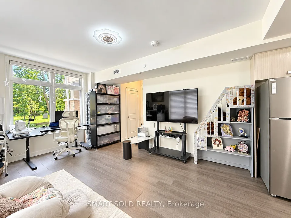 58 Elizabeth St S #2201
