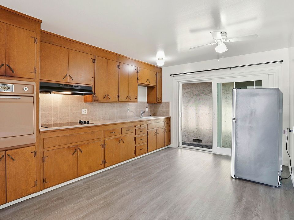 1st image of 2105 Royal Dr APT 1