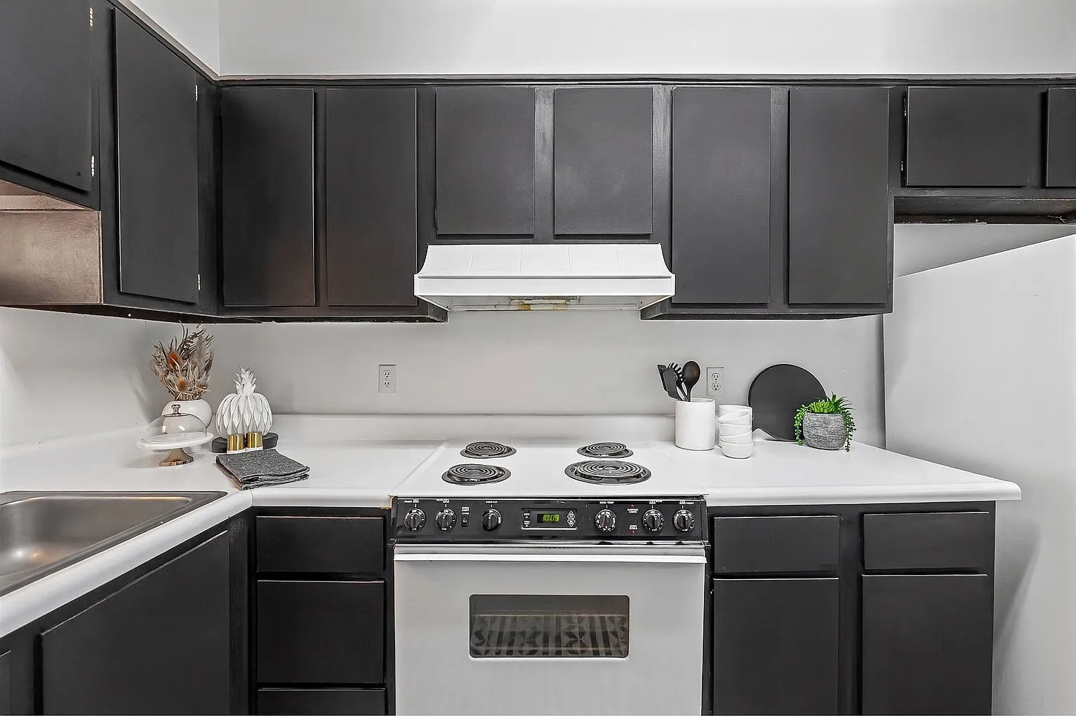 Wood Creek Apartments — Photo 1