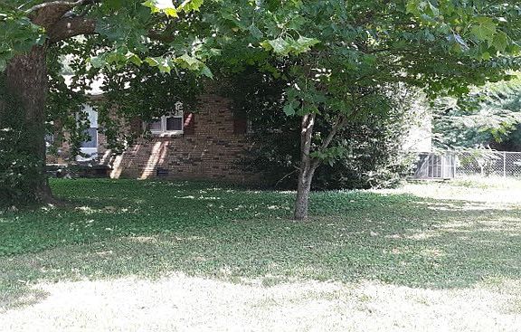 2nd image of 1934 Russell Dr