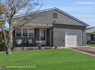 6 Augusta Ct, Toms River, NJ 08757