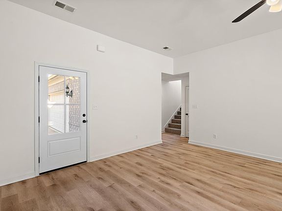 2nd image of 6275 Clover Ct