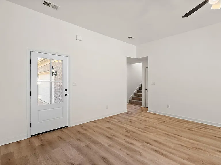 6275 Clover Ct — Photo 2