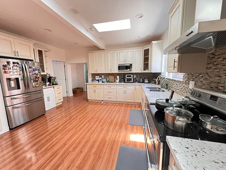 14165 Saratoga Sunnyvale Rd — Photo 8