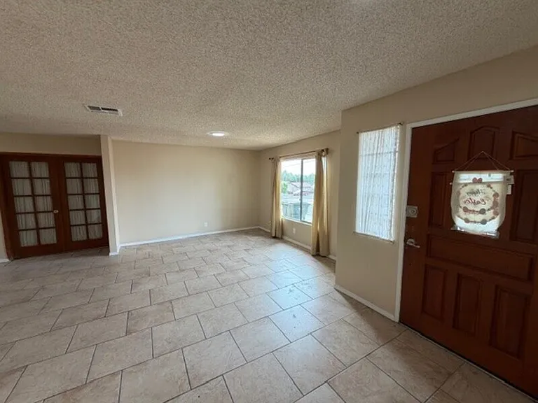 1609 Grove St #B — Photo 8