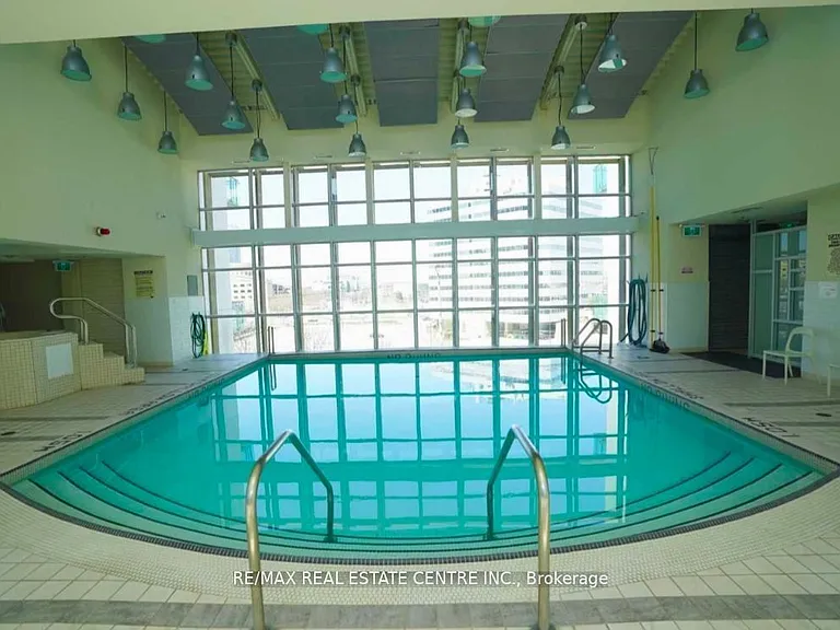 220 Burnhamthorpe Rd W #711 — Photo 31