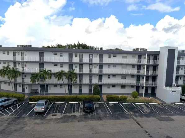 441 NE 195th St #412, Miami, FL 33179