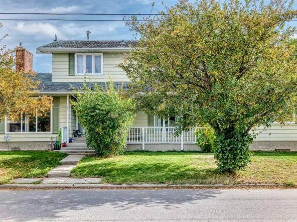 102 4th Ave SE, High River, AB T1V 1G3