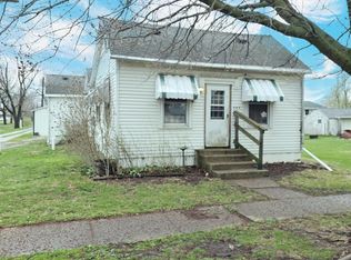 203 State St, Benson, IL 61516