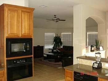 5th image of 2503 Texan Dr