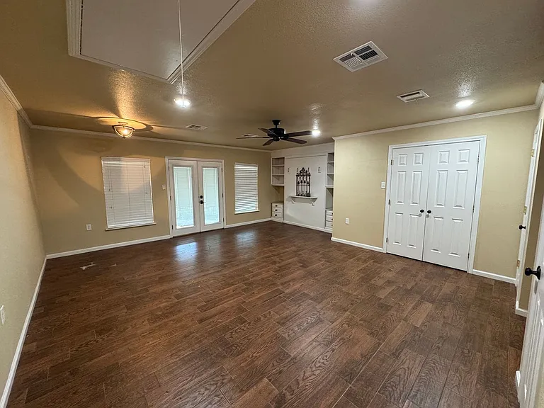 4112 Evergreen Cir — Photo 11
