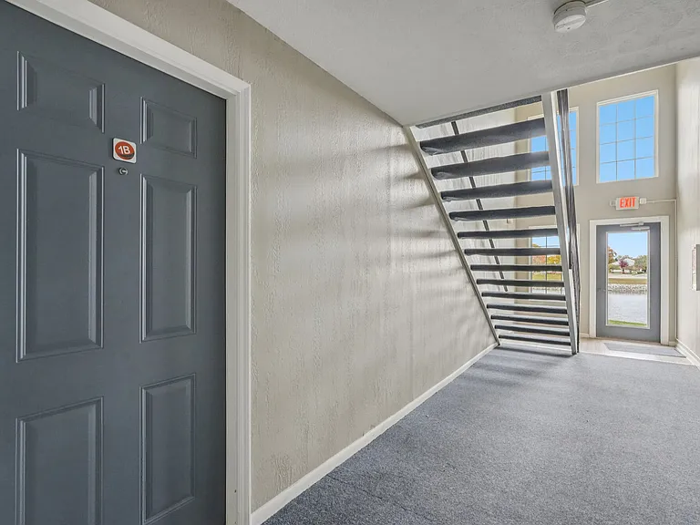Pier 39 Apartments & Townhomes — Photo 26