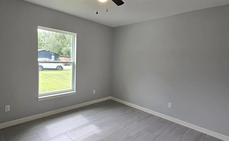 5545 SE 70th Ave — Photo 4