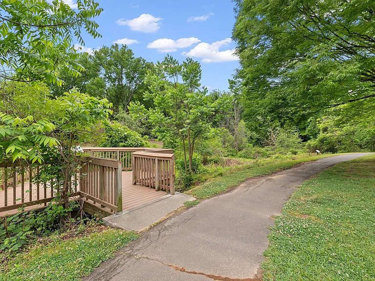 1011 Wirewood Dr #202 — Photo 19