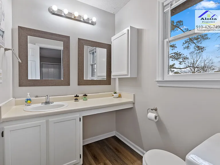 130 Girard Ave — Photo 16