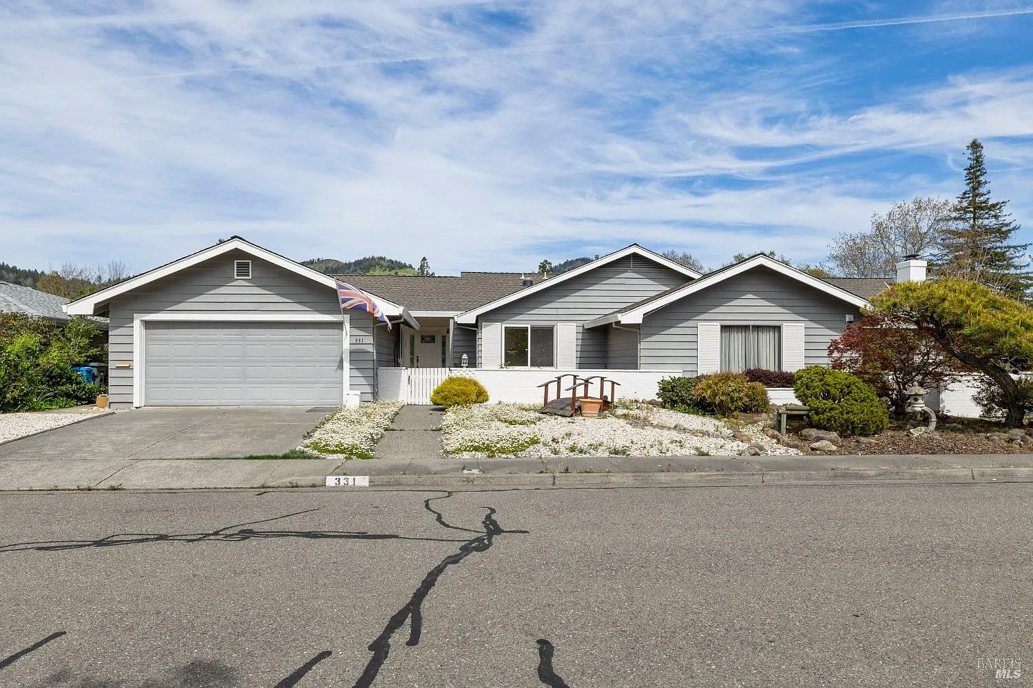 331 Laurel Leaf Place photo 1
