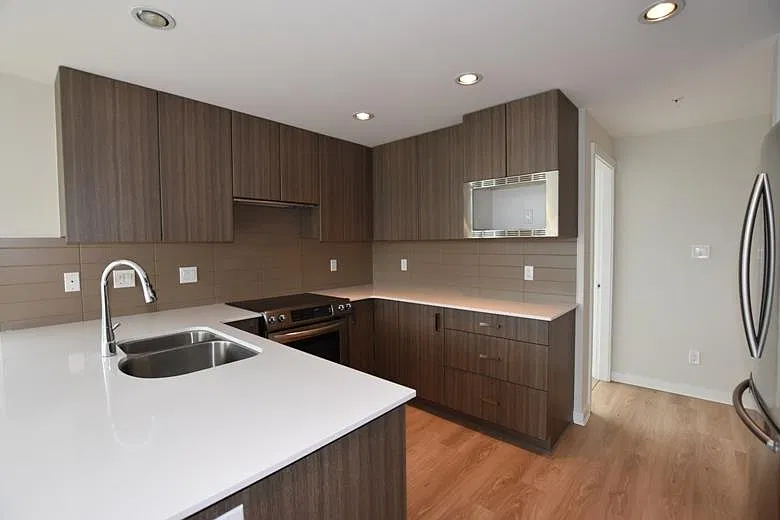 2 bed, 844 sqft, $2,550 — Photo 3