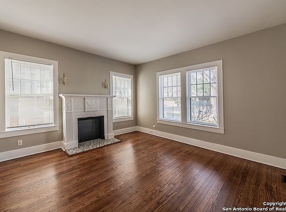 2nd image of 146 E Agarita Ave #2