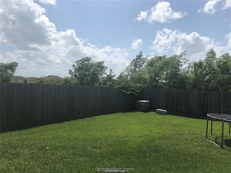 921 Windmeadows Dr — Photo 17