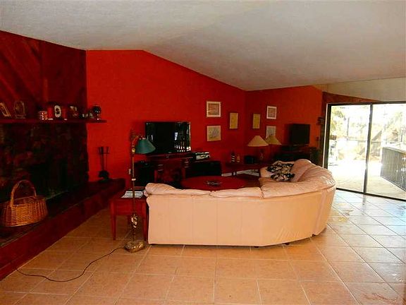 3rd image of 203 Lotus Dr
