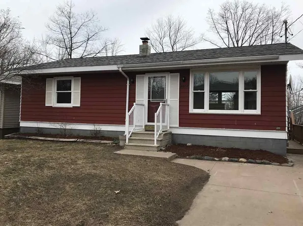 2002 Neidhart Ave, Marquette, MI 49855