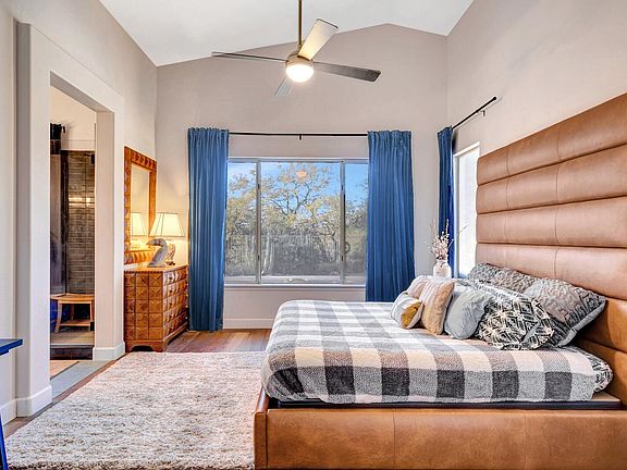 4th image of 4454 E Dale Ln