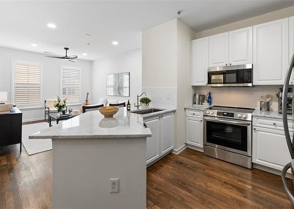 1st image of 10 Perimeter Summit Blvd #1402